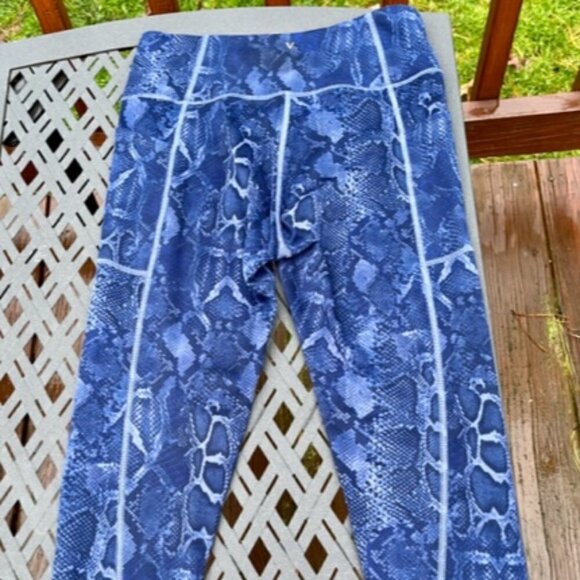 Victorias Secret Leggings Womens Size 10 Blue Snake Print 7/8 Length High Rise - Picture 6 of 11